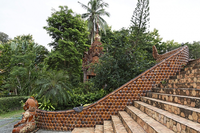 Wat Phu Khao Kaew-025